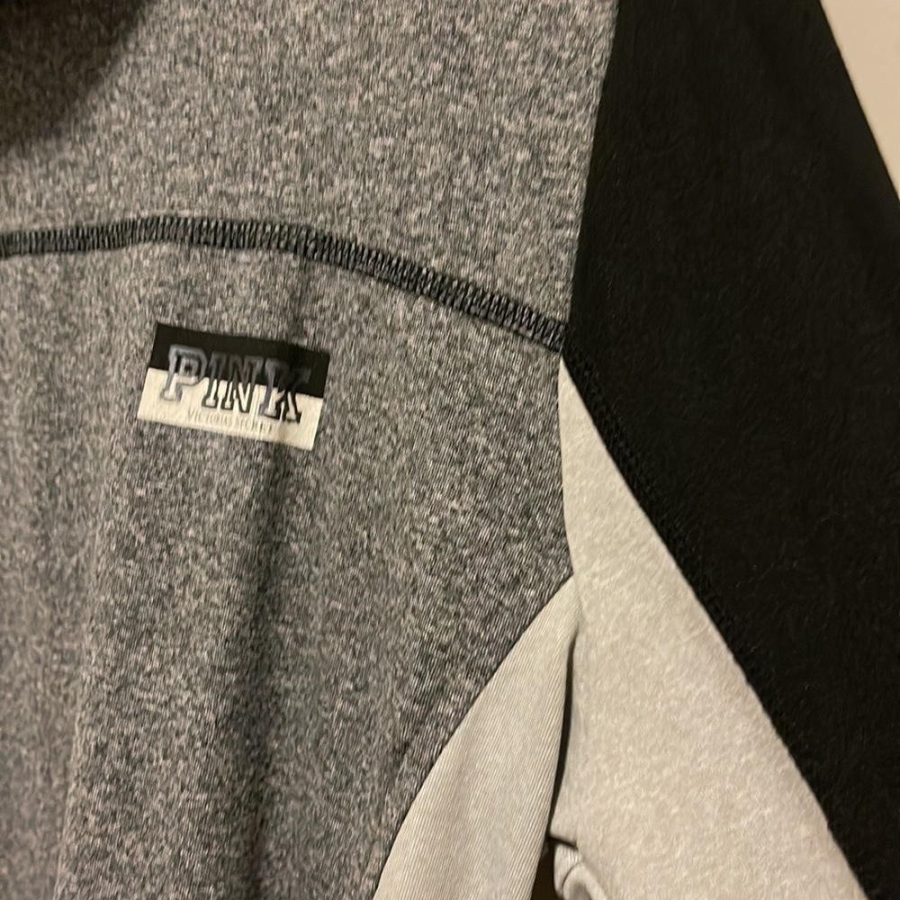 Pullover - Picture 2 of 3